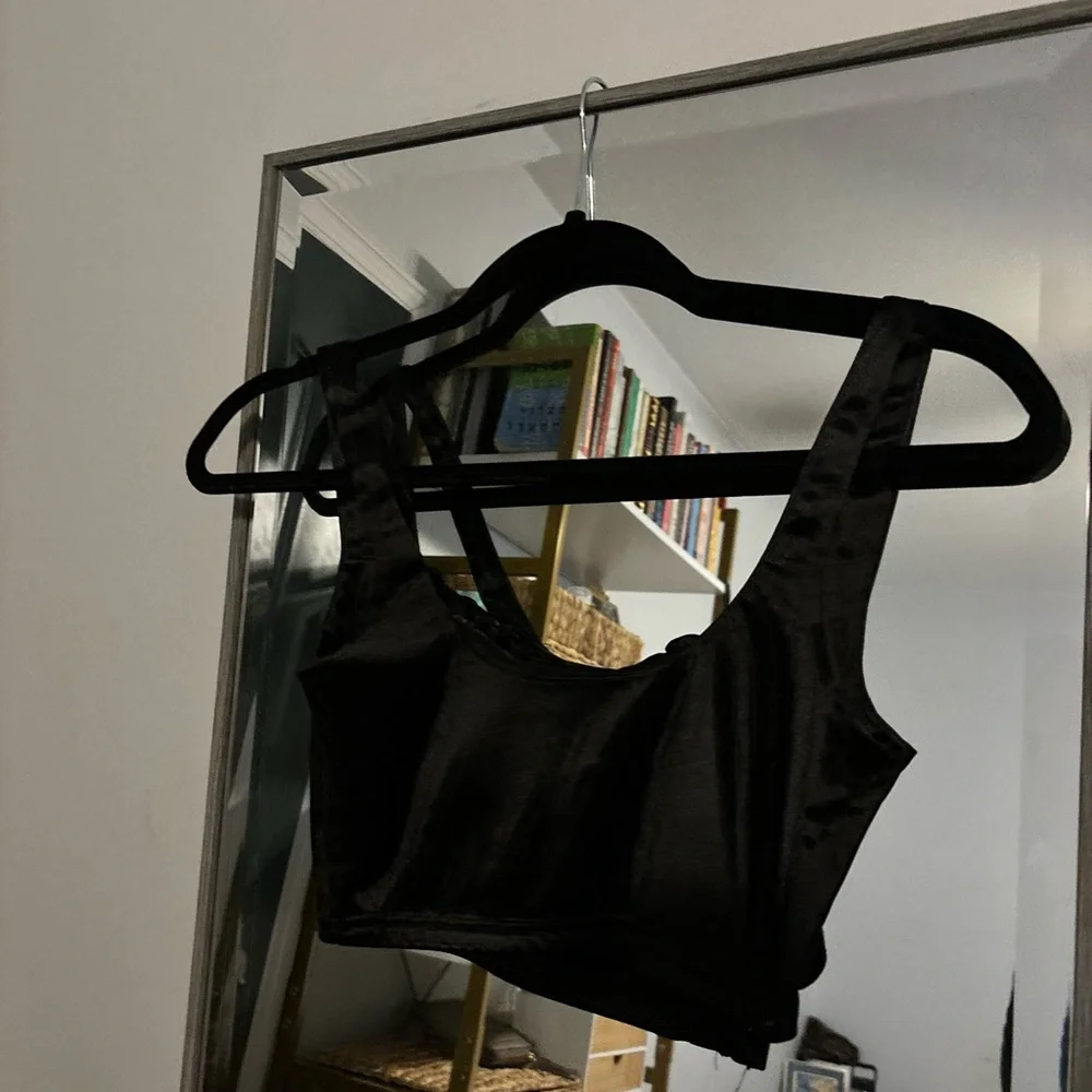 Black cropped top - Picture 3 of 3